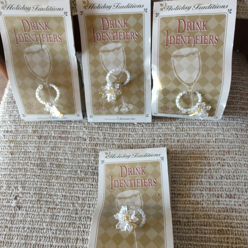 BRAND NEW!! VINTAGE HOLIDAY TRADITION DRINK IDENTIFIERS.